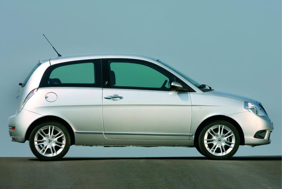  Lancia Ypsilon 2007 года  (фото 38 из 49)